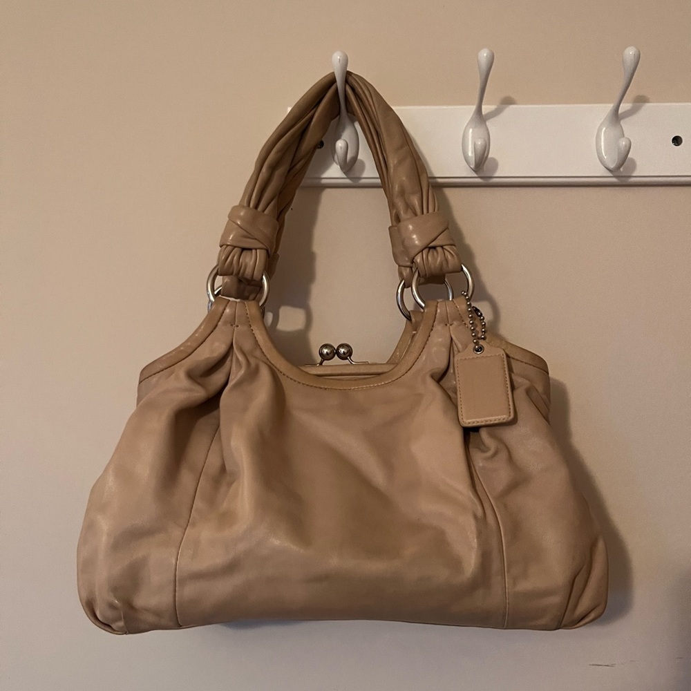 COACH KISSLOCK 13437 Tan Leather Handbag